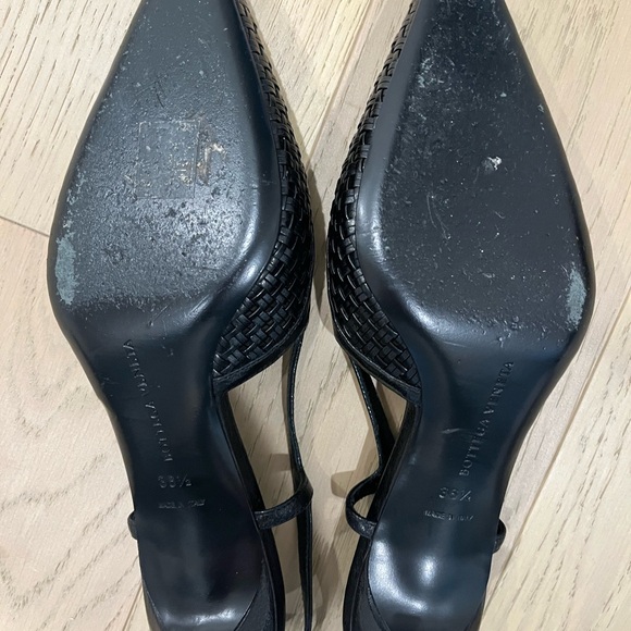 Bottega Veneta Black Woven Heels - Picture 5 of 5